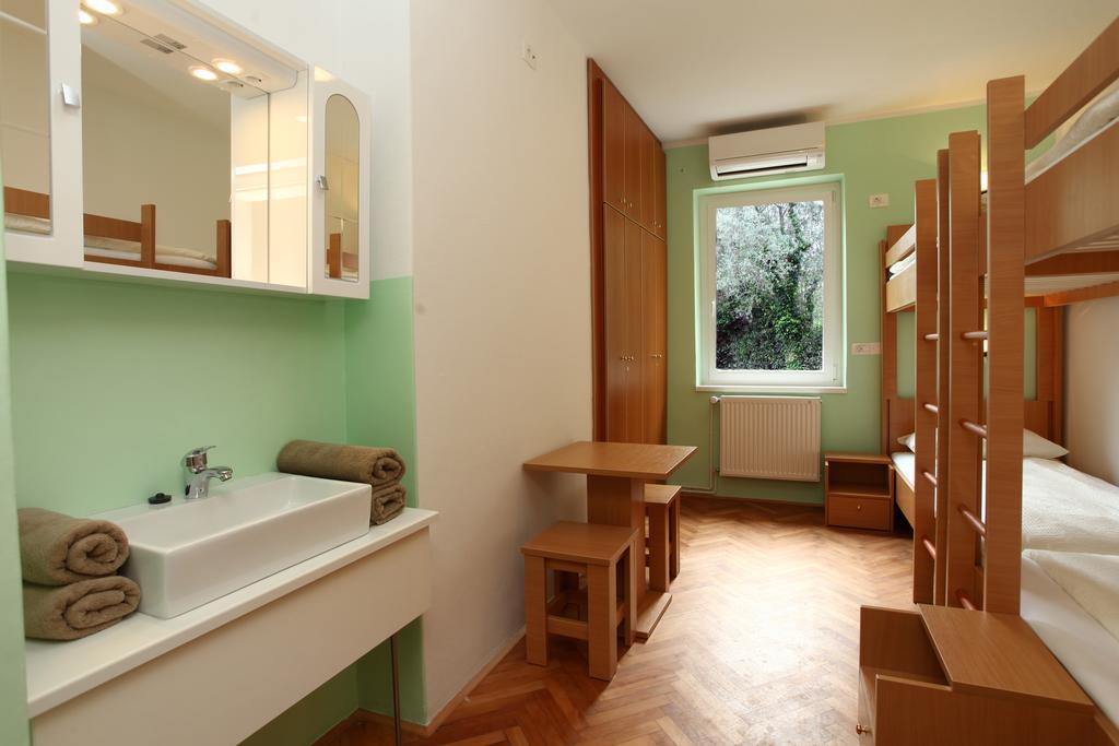Hostel Soline Portoroz Ngoại thất bức ảnh